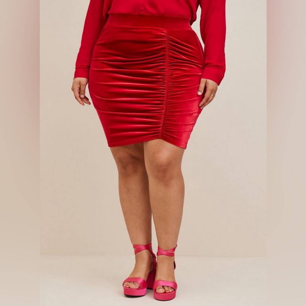 Torrid Plus Size 5 5X 28 Velvet Cinched Bodycon Skirt